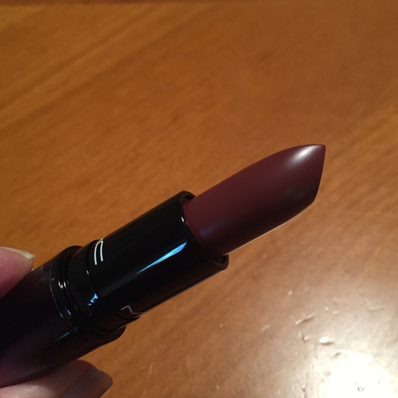 MAC Love Me Lipstick Bated Breath - Picture 6 of 16